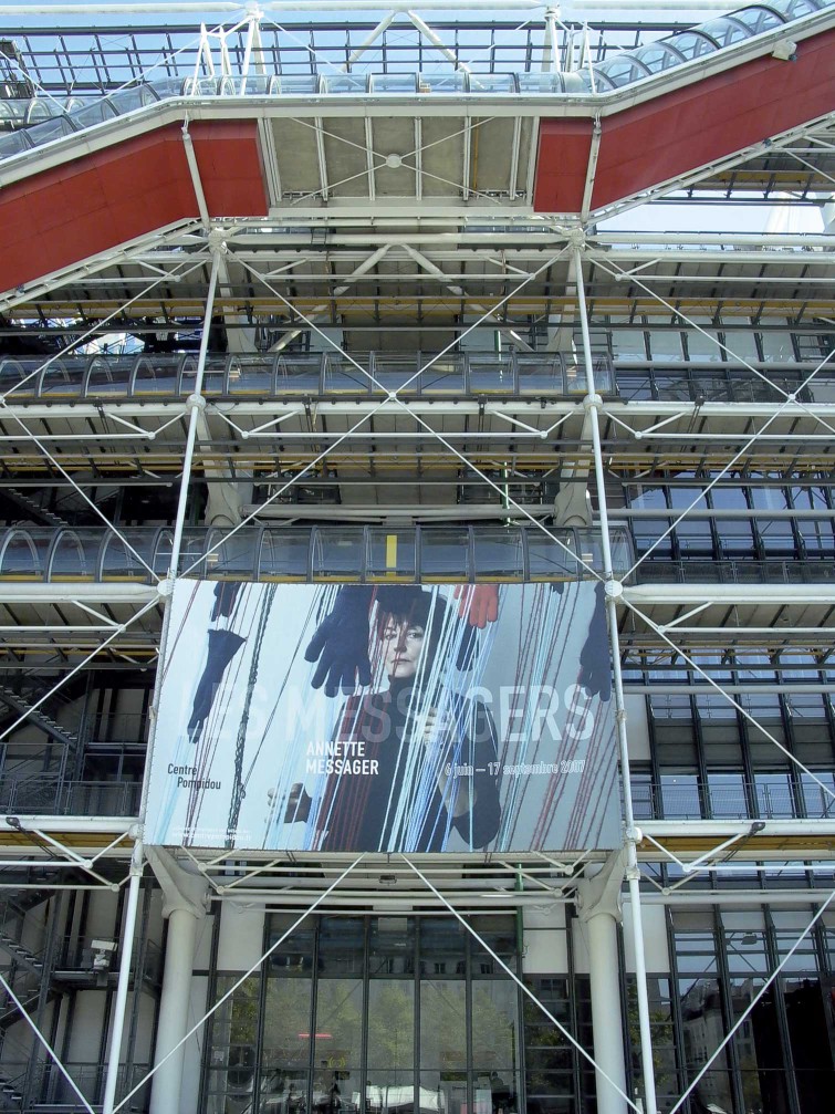 Uli Meisenheimer-Déploiement de l’identité visuelle du Centre Pompidou, Paris, réalisé entre 1995 et 2006 à l’Atelier de création graphique / Pierre Bernard