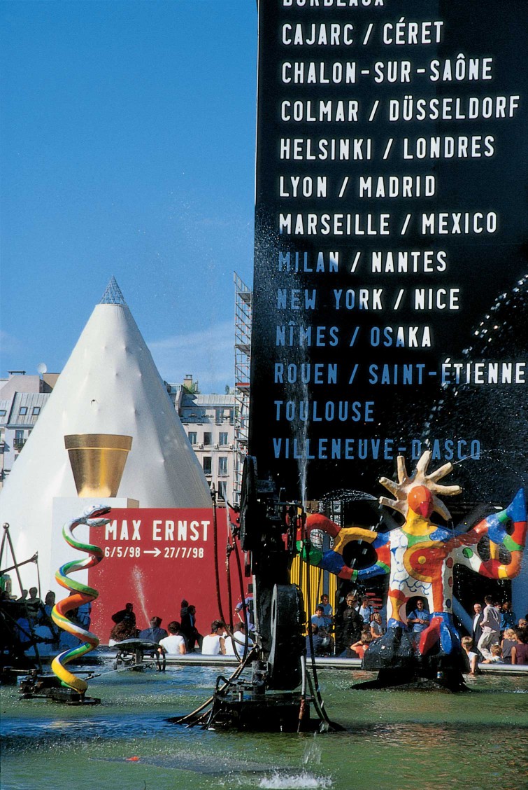 Uli Meisenheimer-Déploiement de l’identité visuelle du Centre Pompidou, Paris, réalisé entre 1995 et 2006 à l’Atelier de création graphique / Pierre Bernard